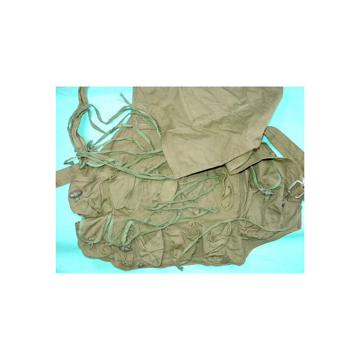Sac a dos porte grenade Viet cong