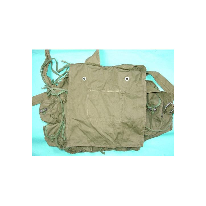 Sac a dos porte grenade Viet cong