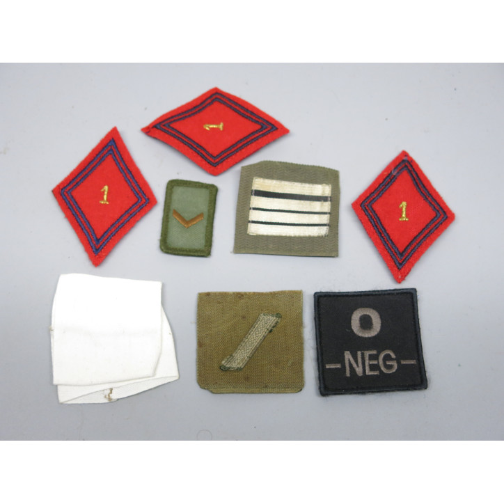 Lot de 8 insignes en tissu ref 40