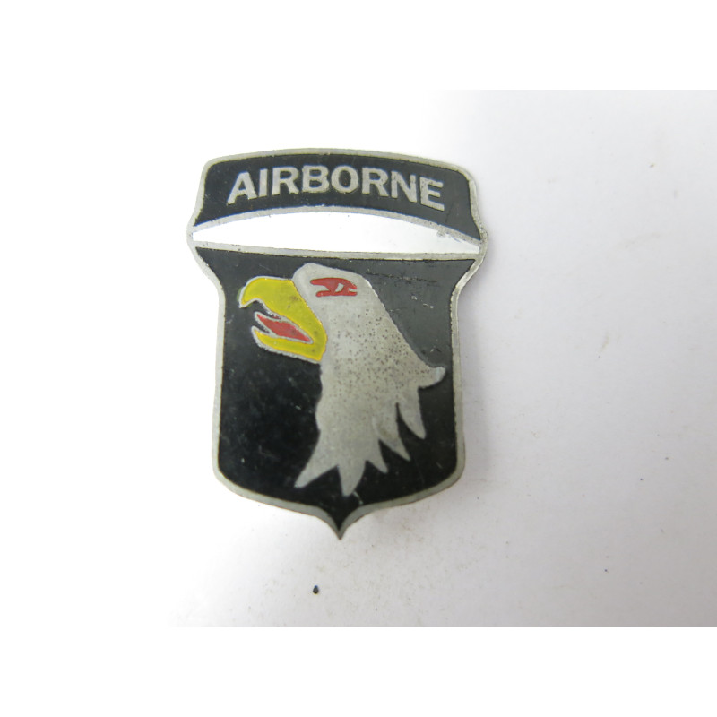 Insigne métal 101 AIRBORNE US Vietnam ref 90