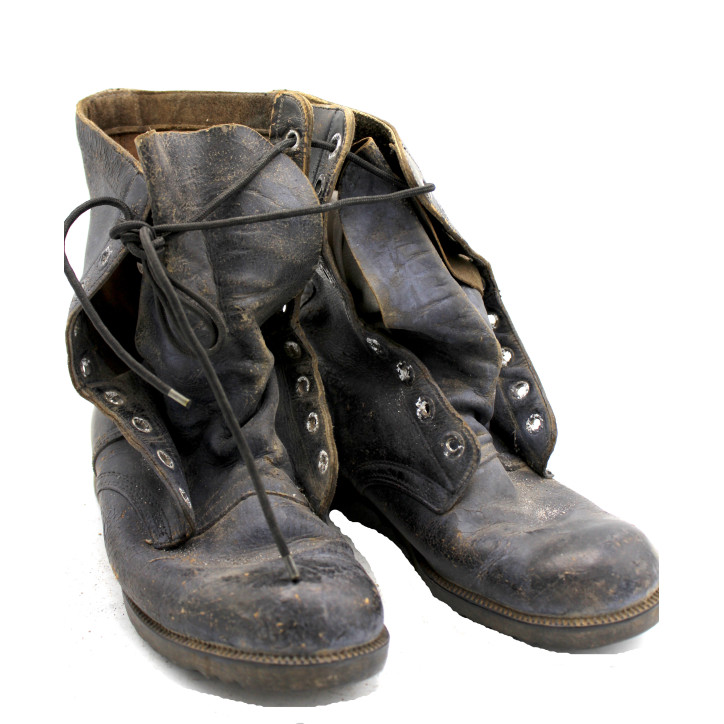 Bottes de combat originales US Vietnam taille 7W datée 1968