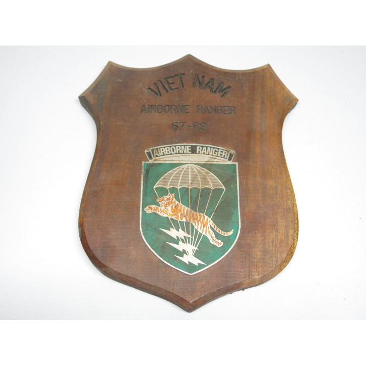 Plaque sur bois US Vietnam  Airborne Ranger 67-68 ref 871
