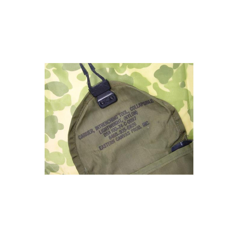 Housse nylon de pelle 1974 etat neuf