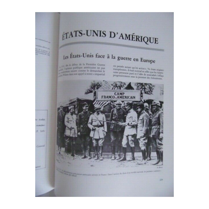 Album Les casques de combat du monde entier de 1915 à nos jours - Tome 1