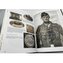 Album Prises de guerre Insignes et photos de la Waffen-SS de Mark Bando