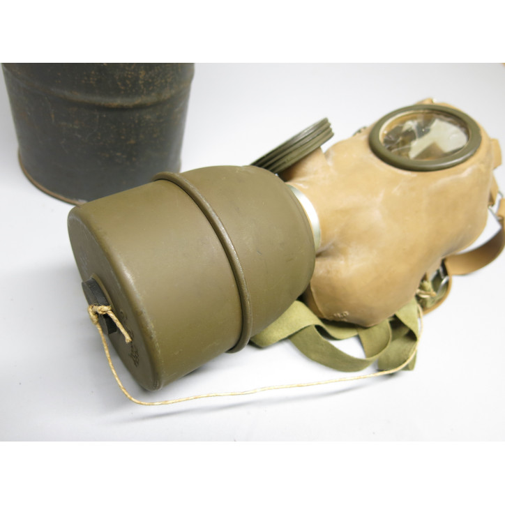 Masque a gaz Francais defense passive 39/45  etat neuf 