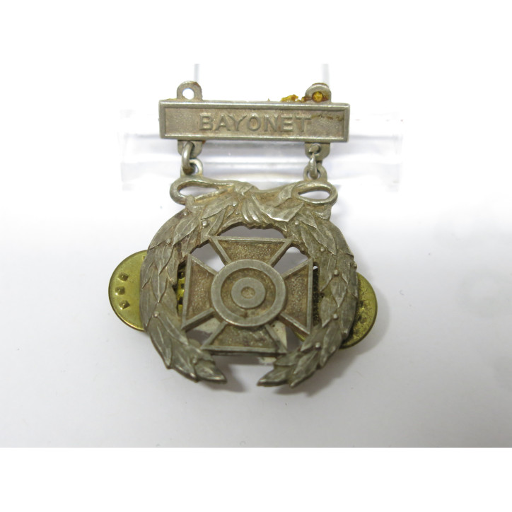 Badge qualification Sharpshooter argent US Army  ref 200  bo 4