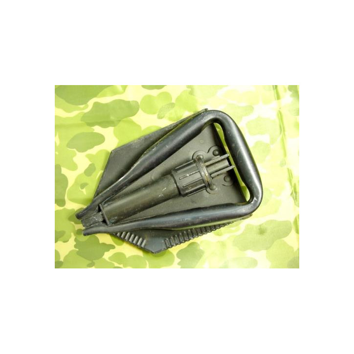 Pelle pliante US Vietnam 1969 original neuve de stock