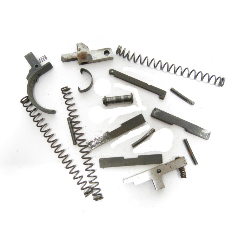 Lot piece pistolet SM 76  ref  66 