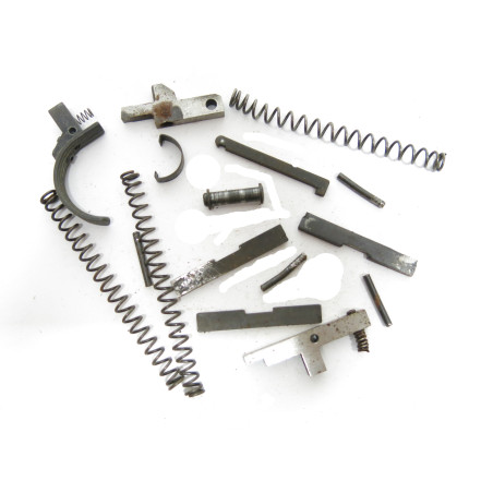 Lot piece pistolet SM 76 ref 66