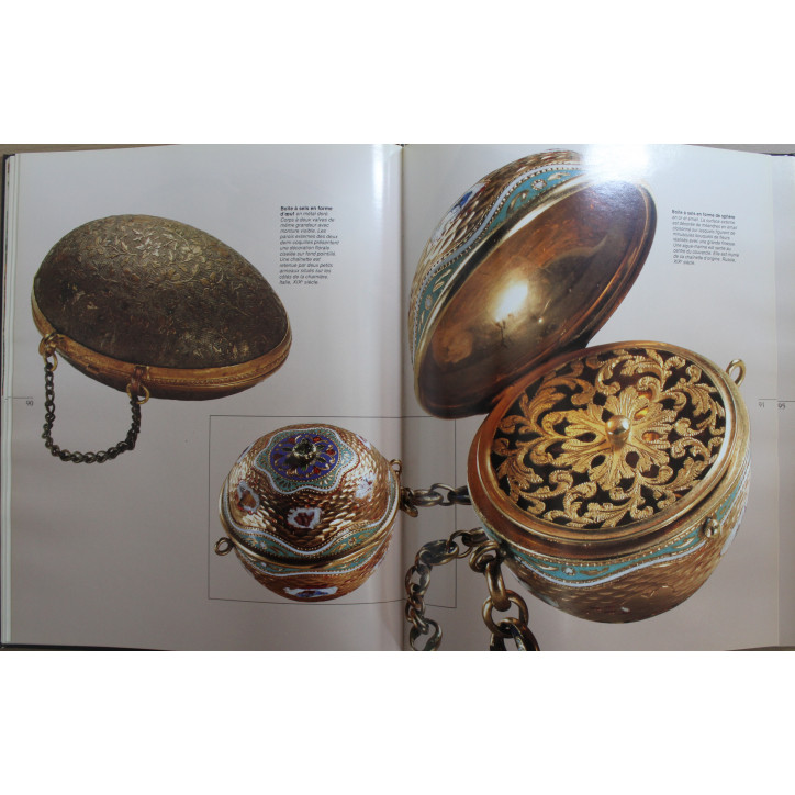 Livre BOITES, Les Collections. Maria Grazia Branchetti. Editions Celiv. 1994