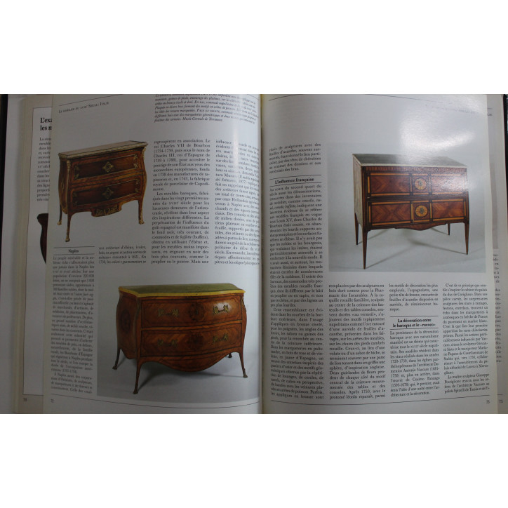 Album Le mobilier du XVIIIe siècle en France et en europe.