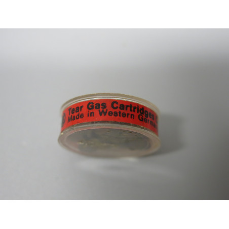 Petite boite de calibre 22 a blanc