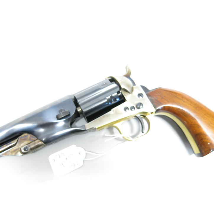 Revolver UBERTI  poudre noire 1860 calibre 44 numéro 64499