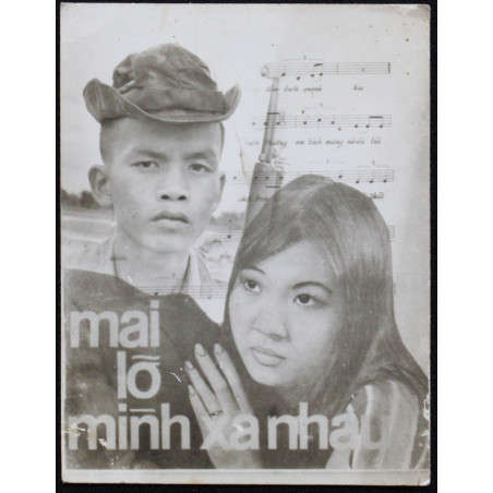 Photo originale d'un soldat et d'une vietnamienne avec le titre de la chanson Mai Lo Minh Xa Nhau