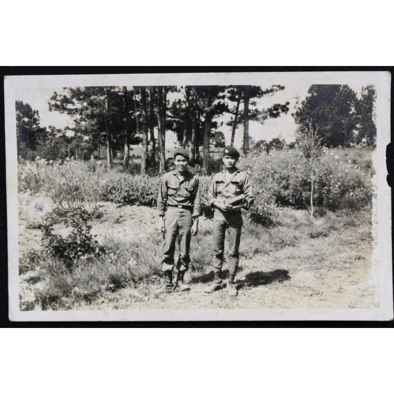 Photo Originale de deux soldats en tenue de terrain