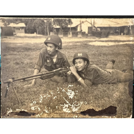 Photo originale de deux soldats à l'entraiment au FM BAR 