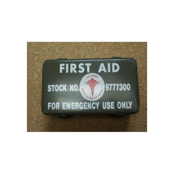 Boite métal First Aid US Army