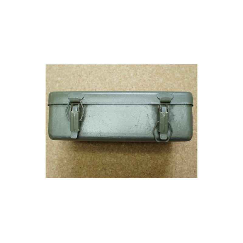 Boite metal  First Aid