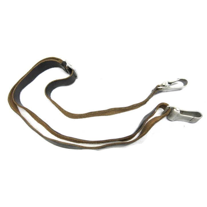 Sangle en cuir porte carte WH ou boite a lunette ou jumelles  ref 180