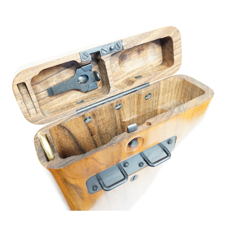 Etui crosse bois Luger P08 finition vernie