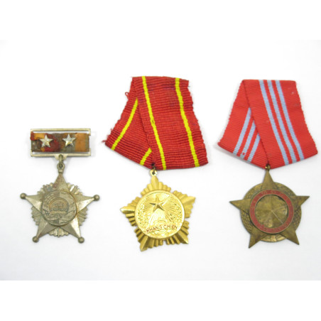 Lot de 3 medailles guerre du Vietnam Nord ref 10 