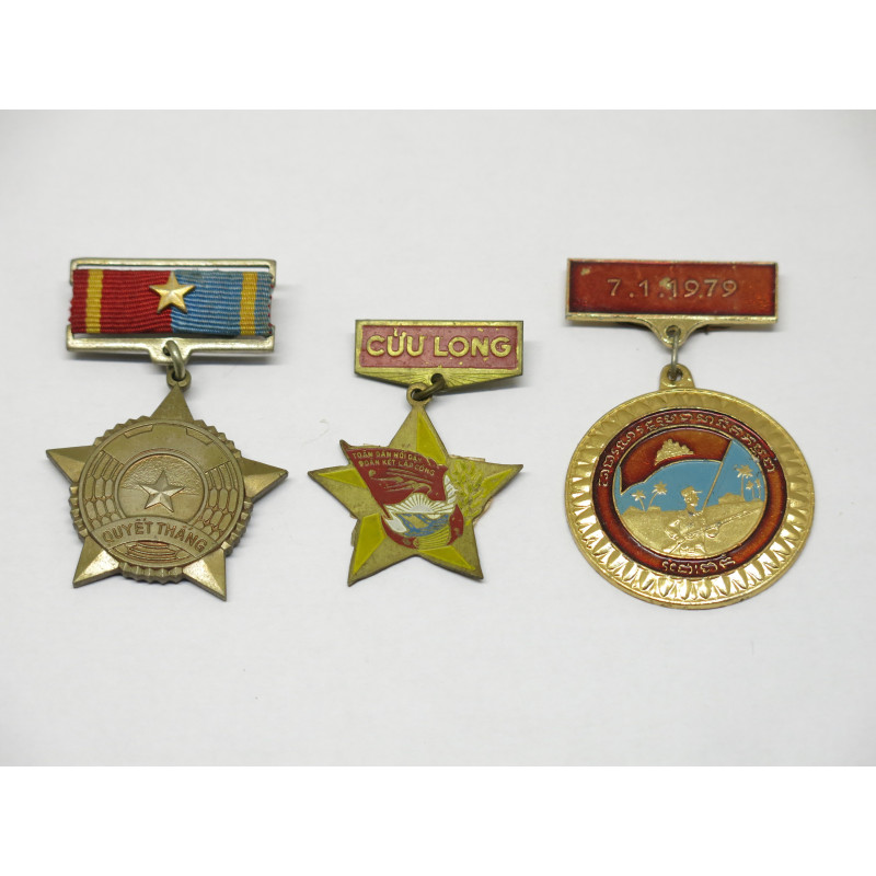 Lot de 3 medailles guerre du Vietnam Nord ref 20