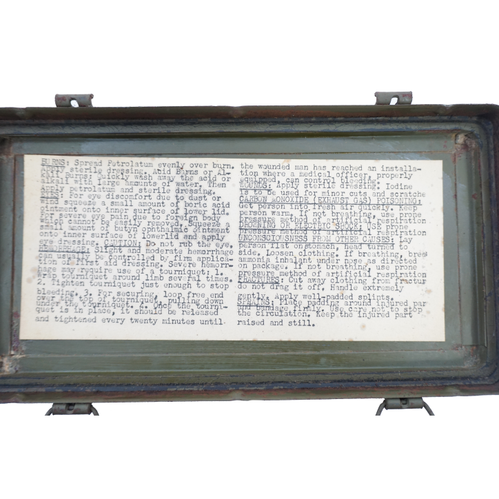 Boîte Originale US "First Aid - For emergency Use only" de véhicule et Jeep WW2