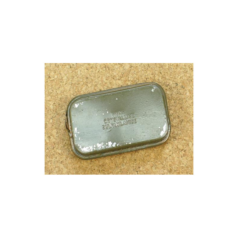 Pansement métal US kaki avec  sulfanilamide usagé