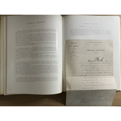 Livre Décorations officielles françaises - Administration des monnaies et médailles
