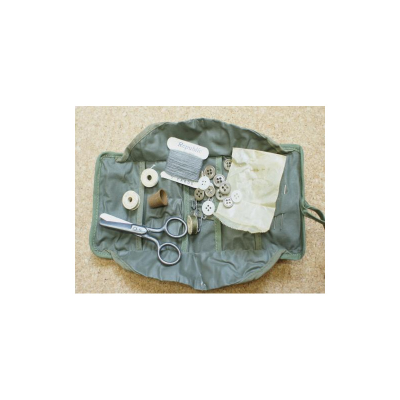 Trousse a couture US tissu plastifié