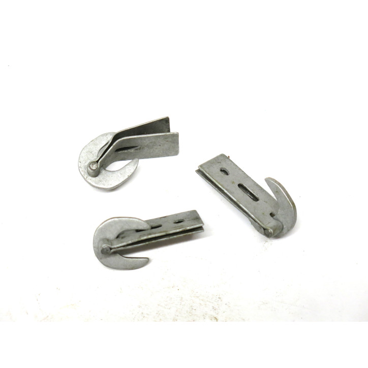 Lot de trois crochets pour Couvre casque Waffen  repro 