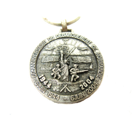 Porte clé commemoratif 1944 -2004 ref 11