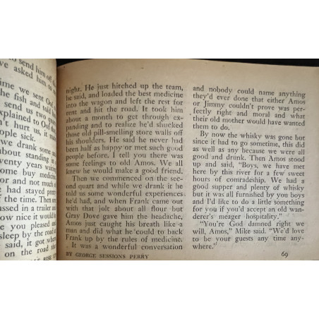 Livre Walls rise up de George Sessions Perry - Armes services edition