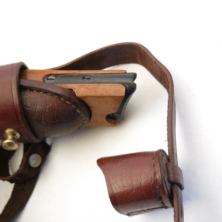Etui cuir avec crosse bois pour P08 Luger artillerie Etui cuir avec crosse bois pour P08 Luger artillerie