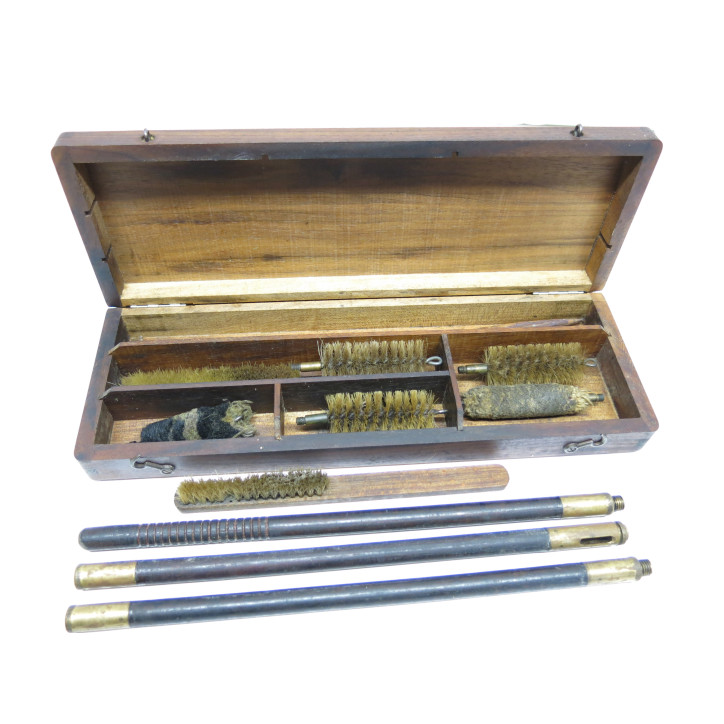 Boite de nettoyage calibre 12  baguette bois ref  101