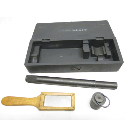 Boite en bois avec accessoires WH   ref 558 