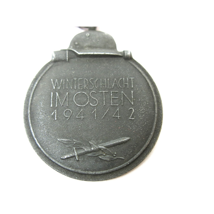 Médaille Allemande  front de l'est originale 1942 ref  266