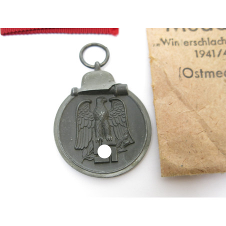 Médaille Allemande  front de l'est originale 1942 avec emballage ref   339