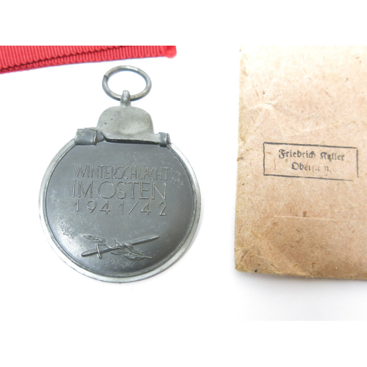 Médaille Allemande  front de l'est originale 1942 avec emballage ref   339