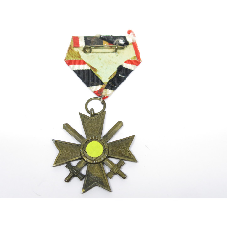 Croix du merite 1939 avec glaives  originale ref 330  