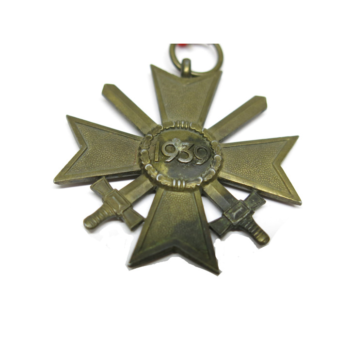 Croix du merite 1939 avec glaives  originale ref 330  