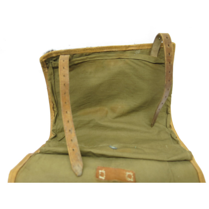 Superbe sac a dos poil de vache Allemand daté 1942 ref sa 963