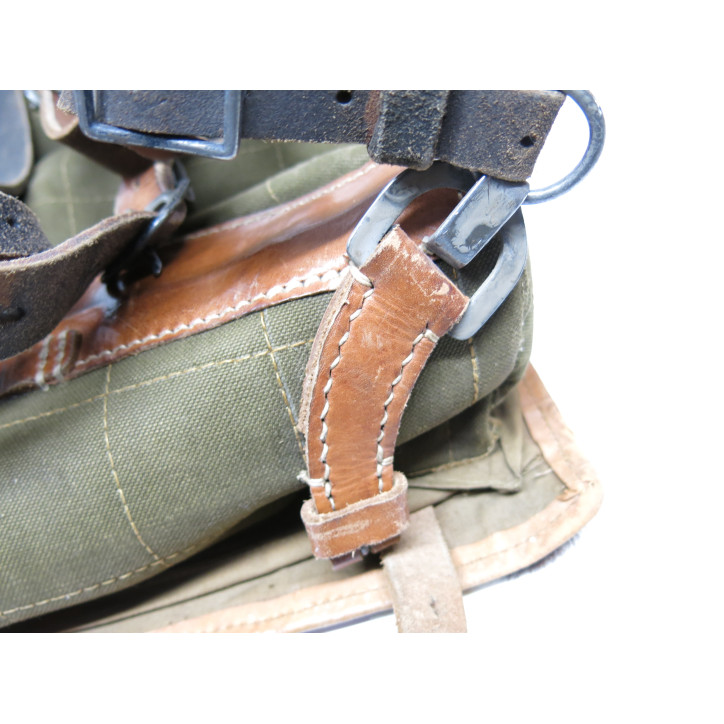 Superbe sac a dos poil de vache Allemand daté 1942 ref sa 963