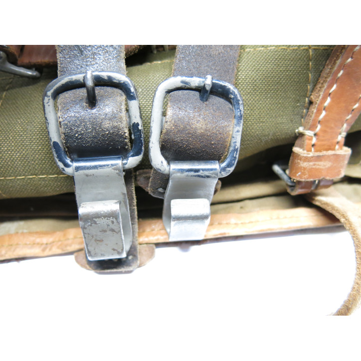 Superbe sac a dos poil de vache Allemand daté 1942 ref sa 963