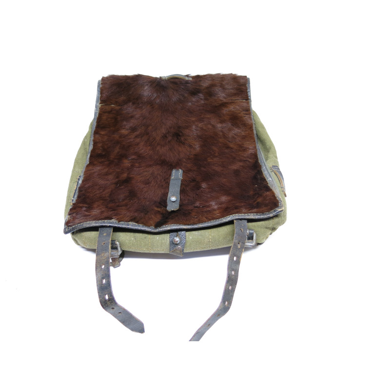 Sac a dos poil de vache Allemand daté 1942 dpq ref sa 456