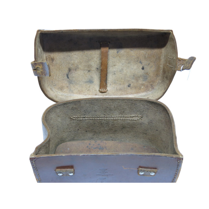 Trousse en cuir originale infirmier Allemand 1942 ref 266