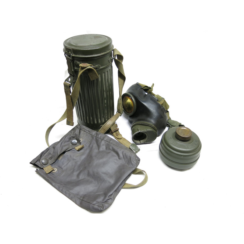 Masque a gaz dans sa boite carton