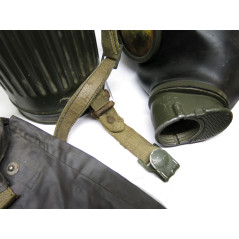 Masque à gaz Allemand 1942  dans sa boite métal ref 258