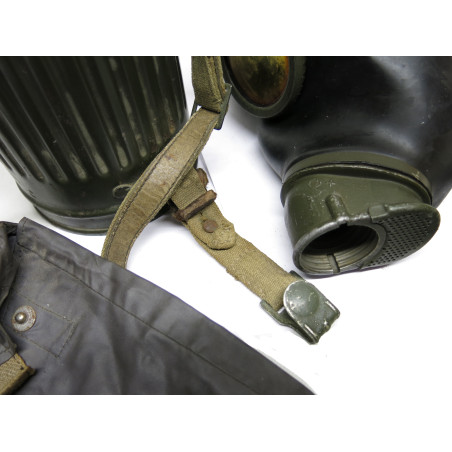 Masque à gaz Allemand 1942  dans sa boite métal ref 258